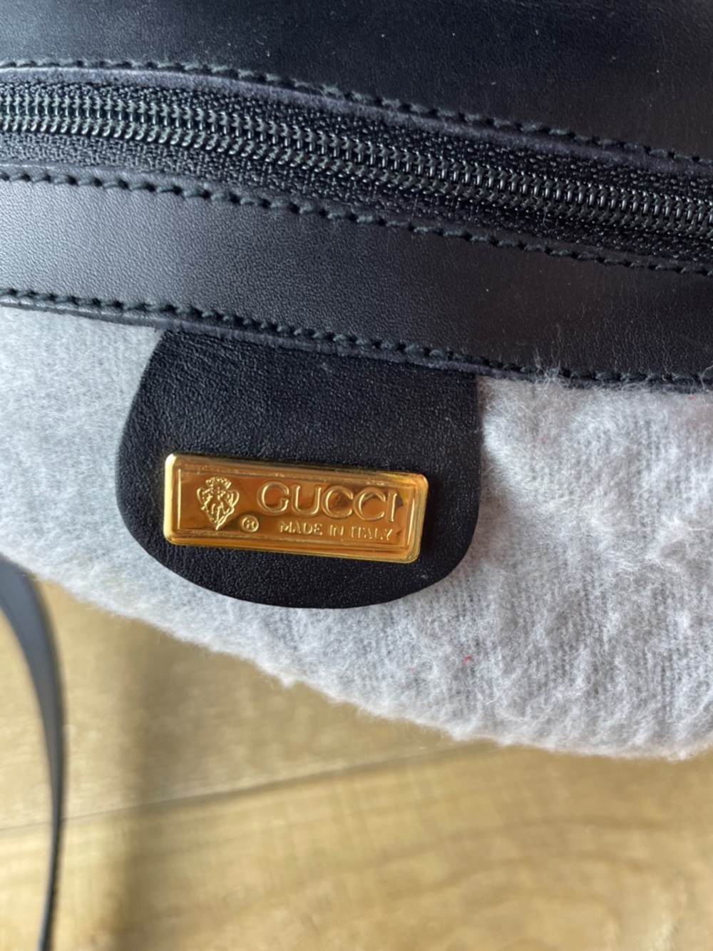 Vintage Gucci Micro GG Supreme Web Sherry Line CrossbodyBag - Picture 2 of 15